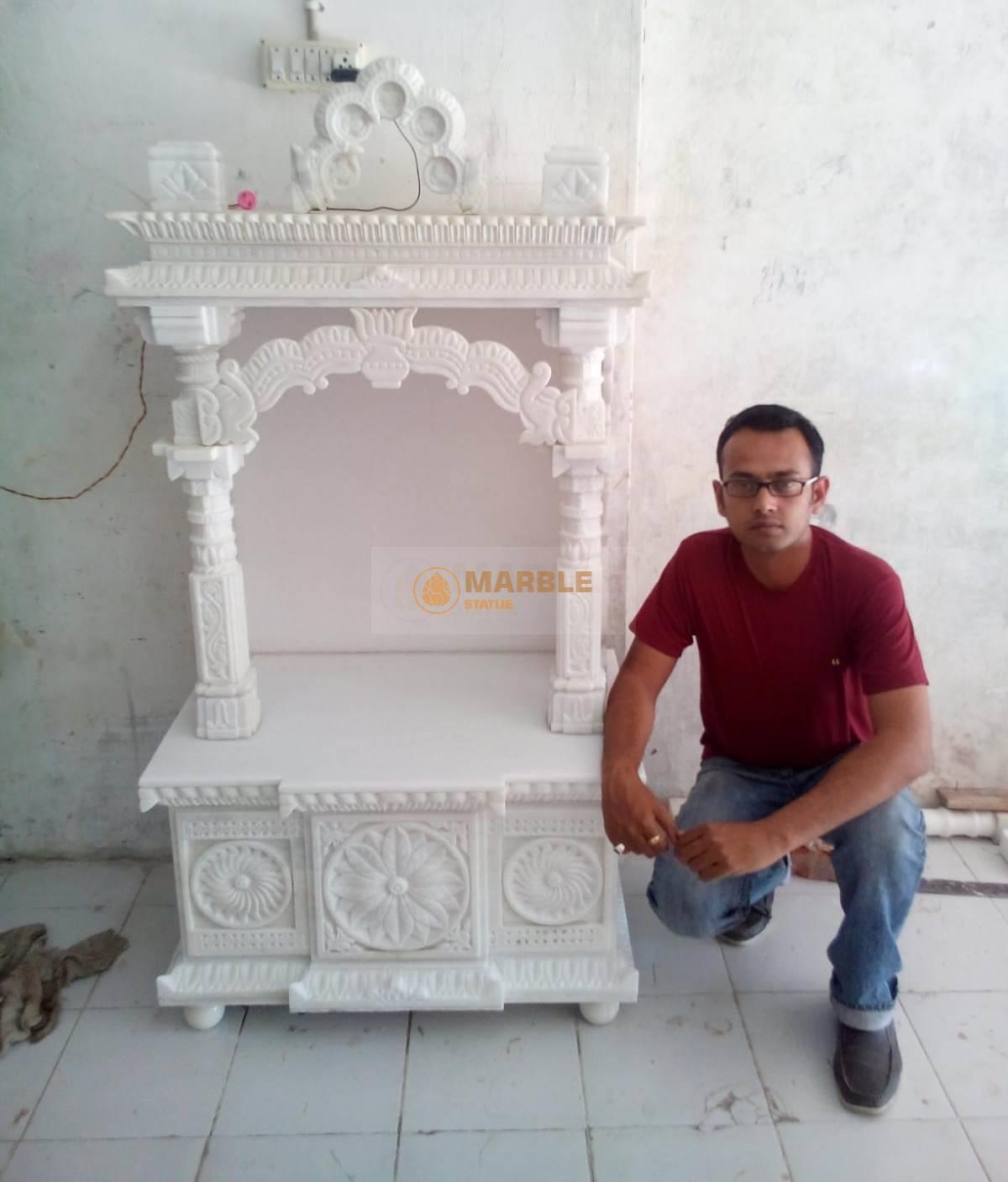 MARBLE STATUE